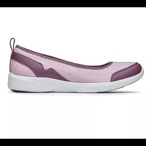 Vionic Sky Sena 8.5 (fits like a size 8)